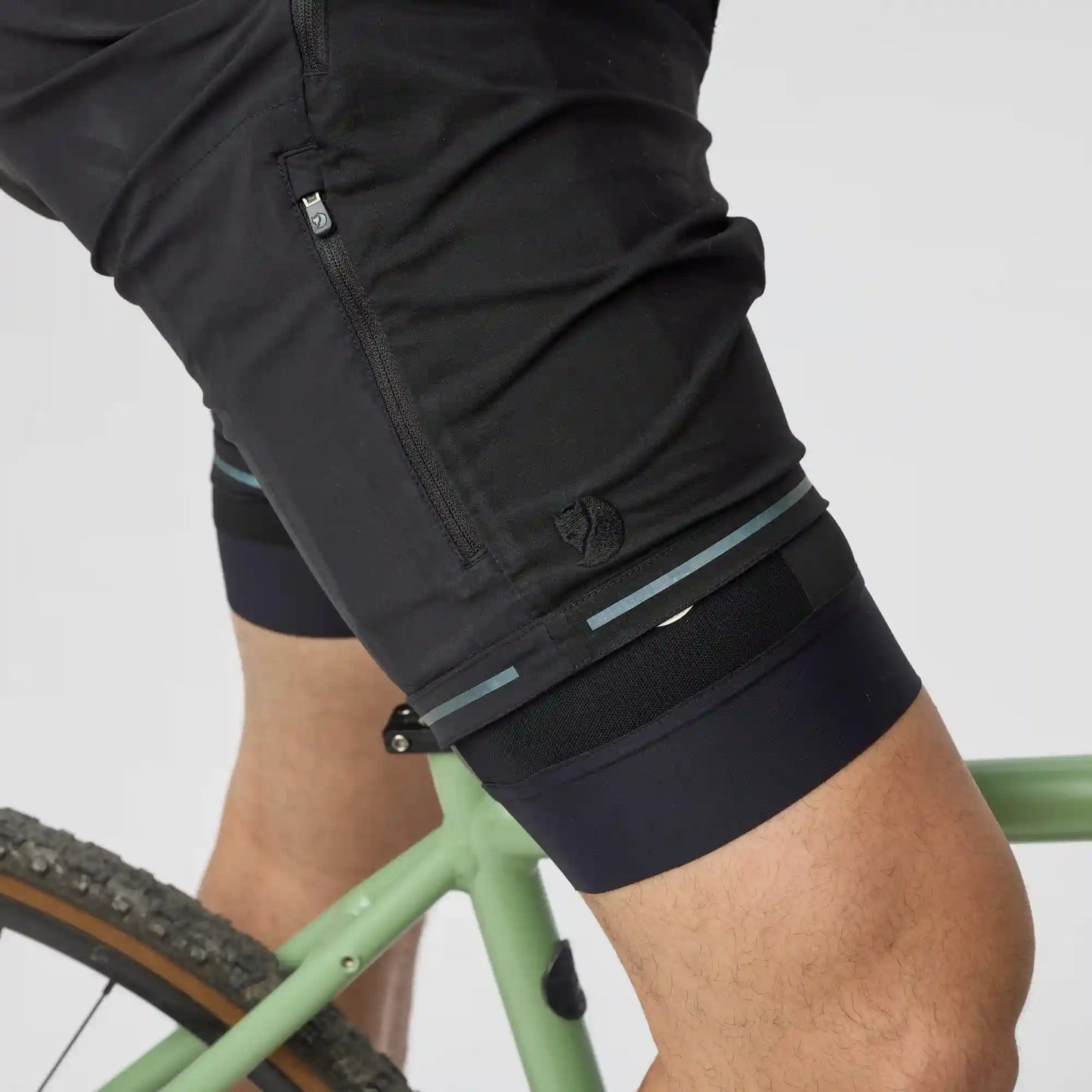 Hoja Bib Shorts W